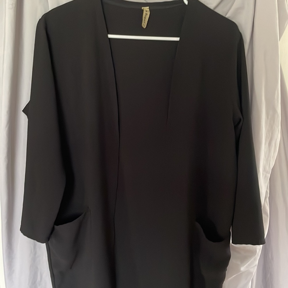 Black Cape - Picture 8 of 8